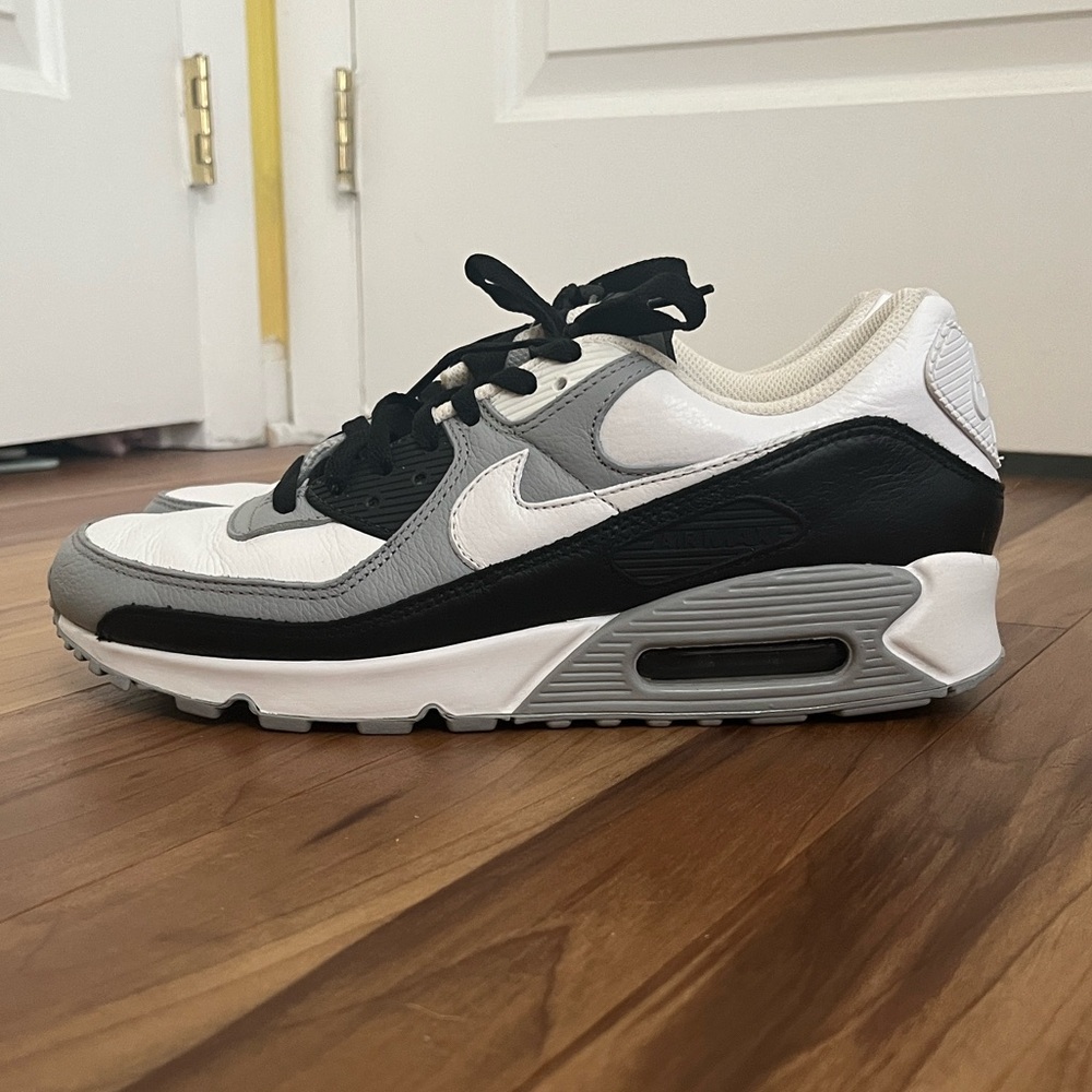 Nike Women's Black, White, and Gray Sneakers